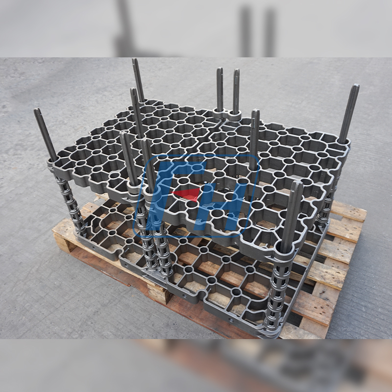 900x600x600 真空炉治具、中間トレイ厚さ 45mm